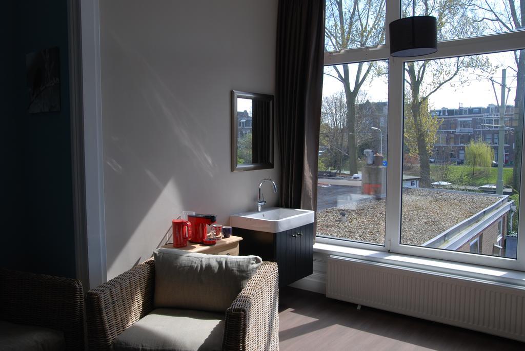 Bed & Breakfast Obrechtstraat กรุงเฮก ภายนอก รูปภาพ
